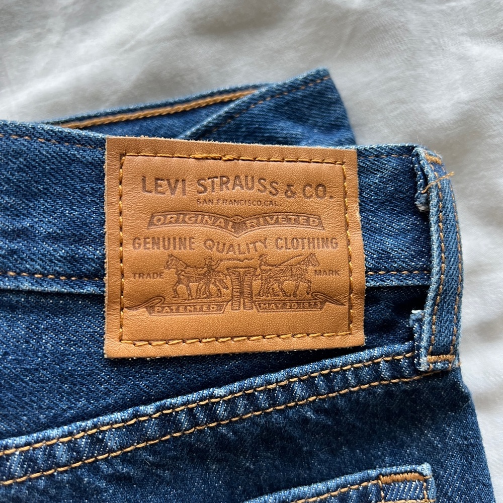 Levi cropped jeans